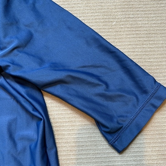 H&M Navy Rash Guard - Size 12-14 - Picture 4 of 4